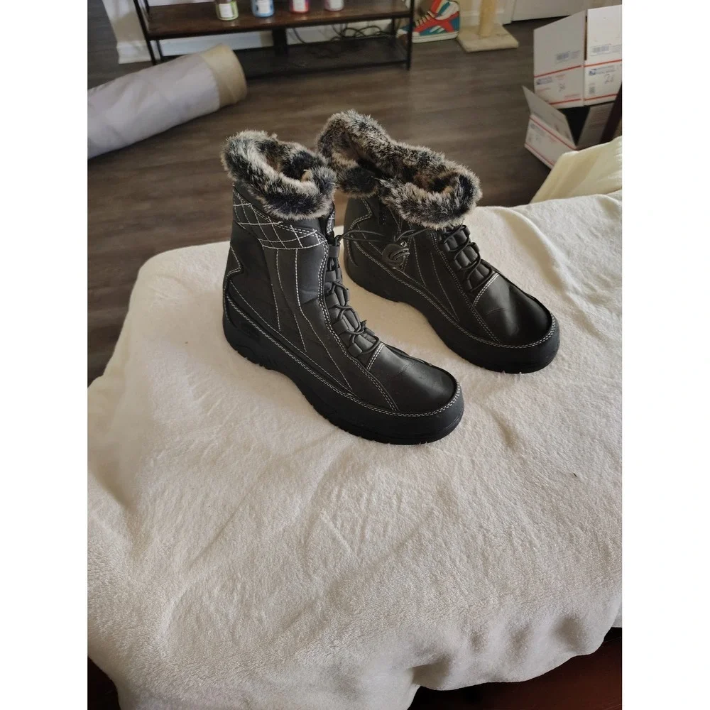 Totes Womens Black Winter Snow Boots Faux Fur Trim Side Zip‎ Size 9